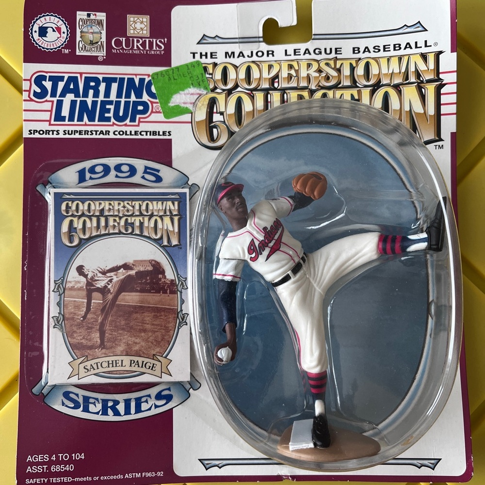 Starting Line Up Cooperstown Collection 1995 Series Satchel Paige.